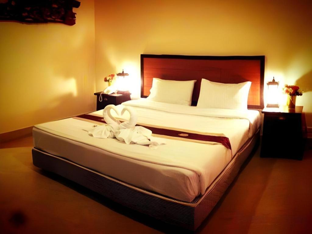 Rayong Lanna Hotel Exterior foto