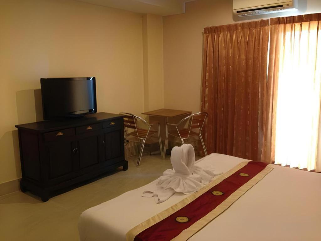 Rayong Lanna Hotel Exterior foto