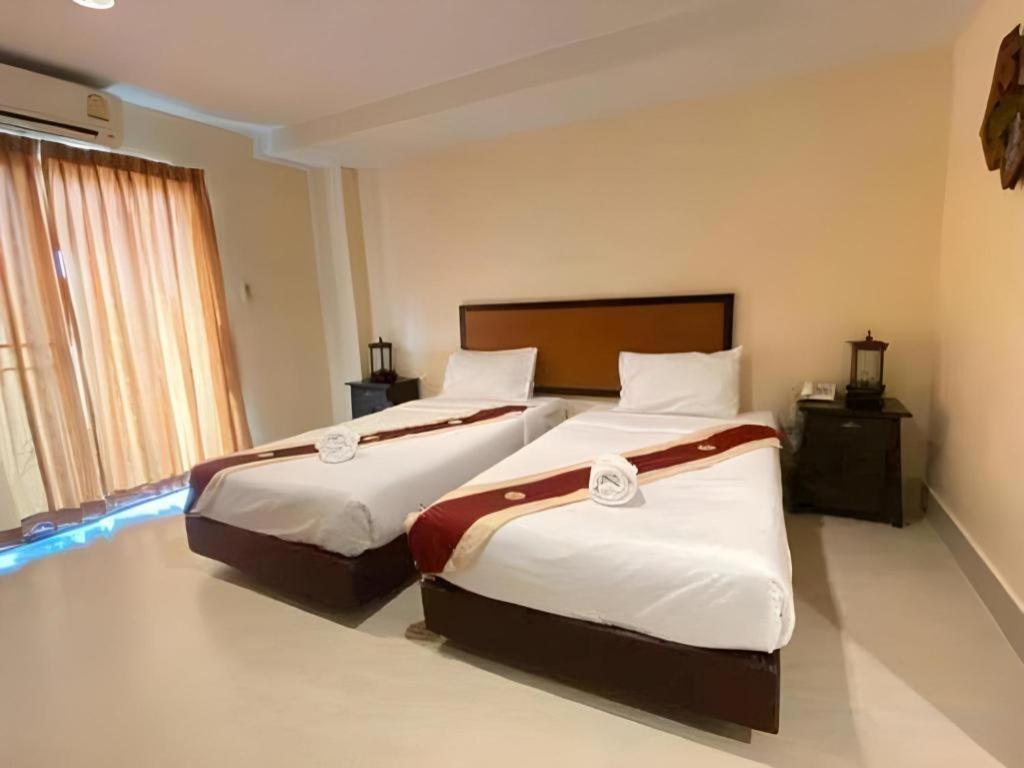 Rayong Lanna Hotel Exterior foto