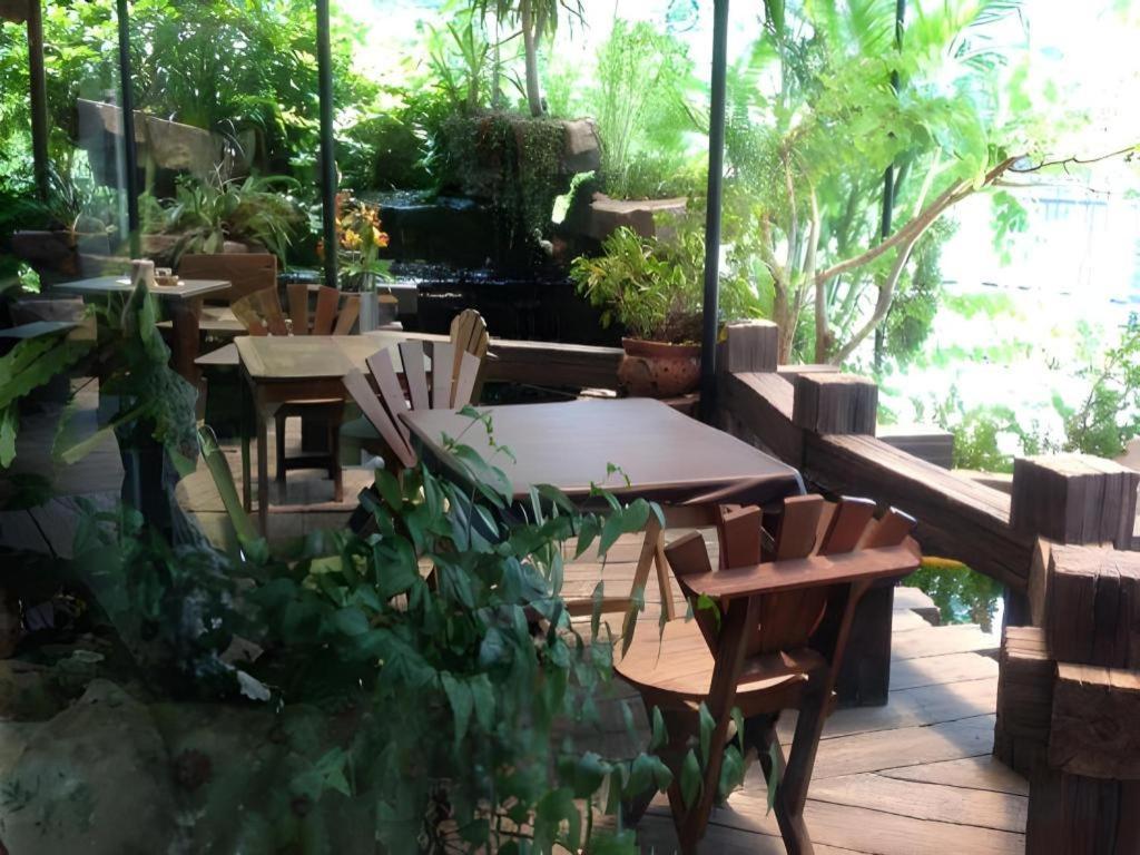 Rayong Lanna Hotel Exterior foto