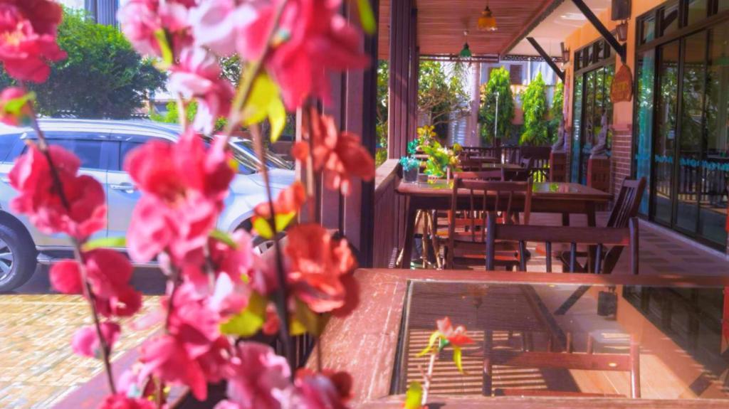Rayong Lanna Hotel Exterior foto