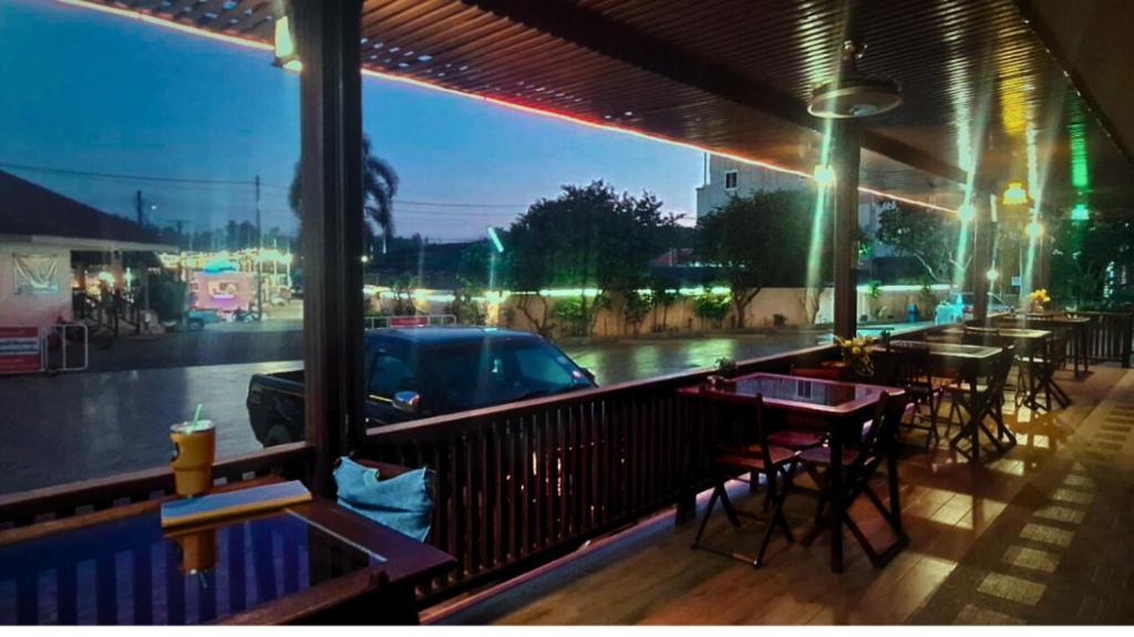 Rayong Lanna Hotel Exterior foto