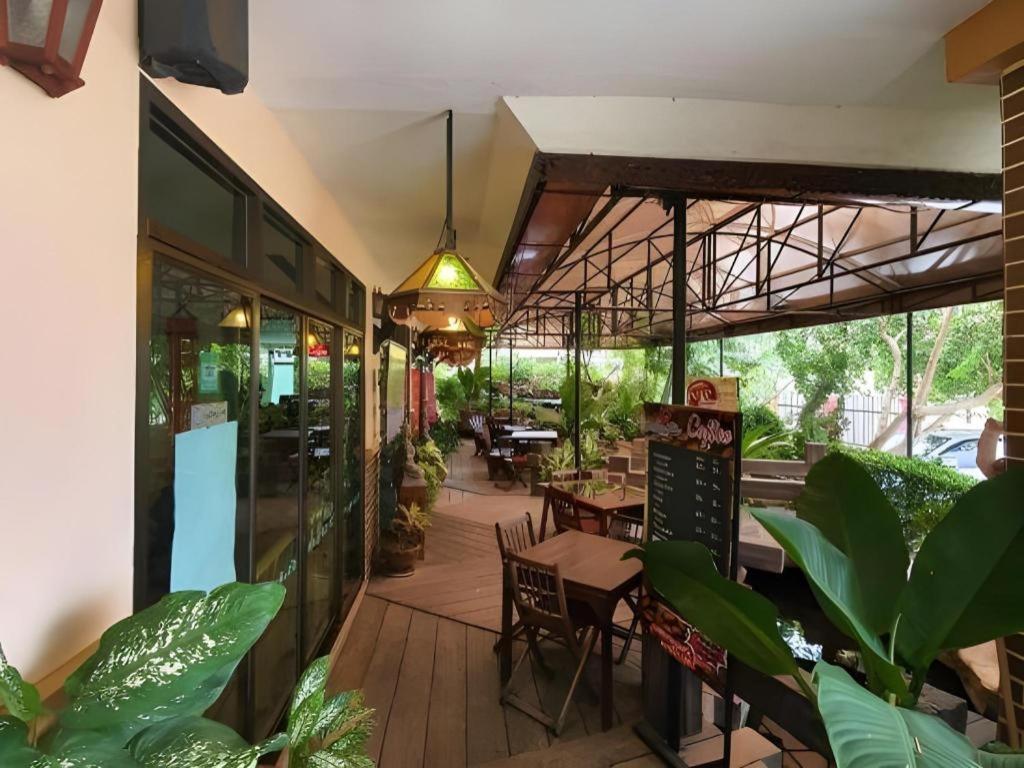 Rayong Lanna Hotel Exterior foto