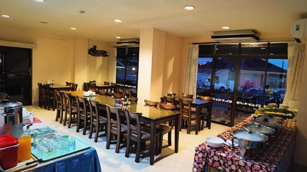 Rayong Lanna Hotel Exterior foto