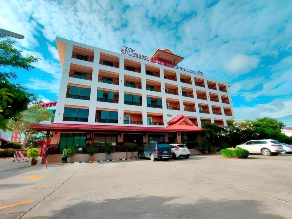 Rayong Lanna Hotel Exterior foto